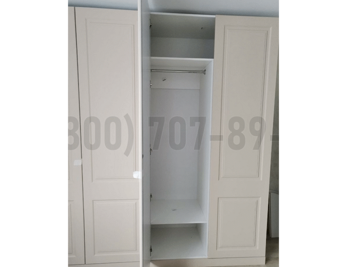 Классический шкаф в Химках